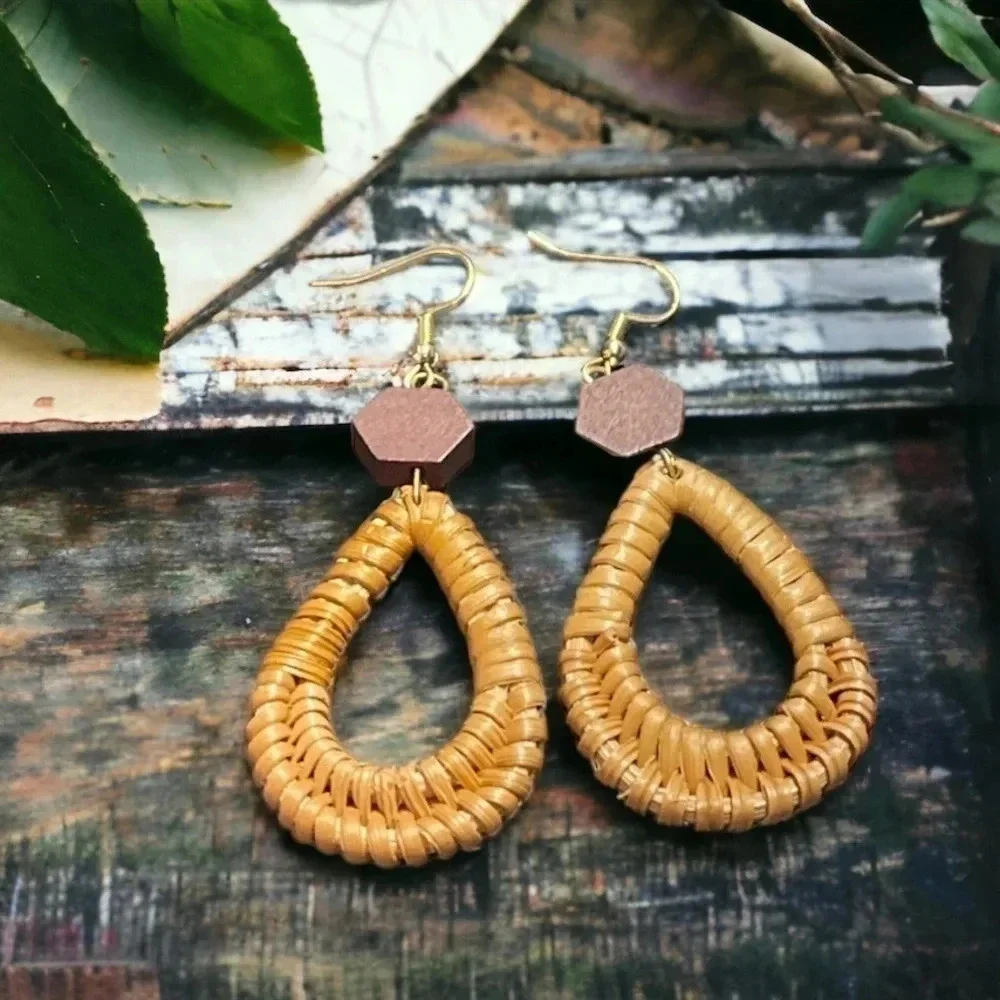 14K Gold Dangle Woven Hoop Wooden Shape Earrings - Picture 3 of 3